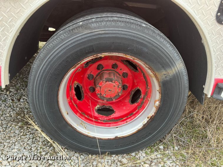 image for item DO8967 2000 Ford F550 Super Duty  brush fire truck