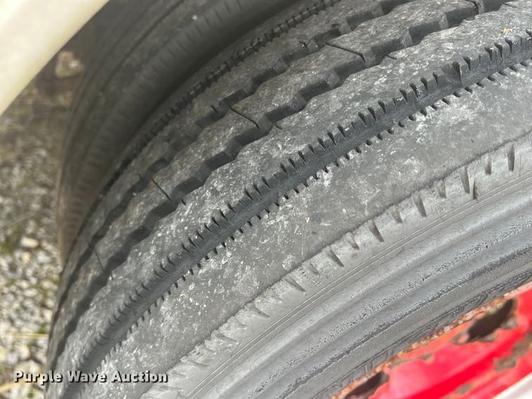 image for item DO8967 2000 Ford F550 Super Duty  brush fire truck