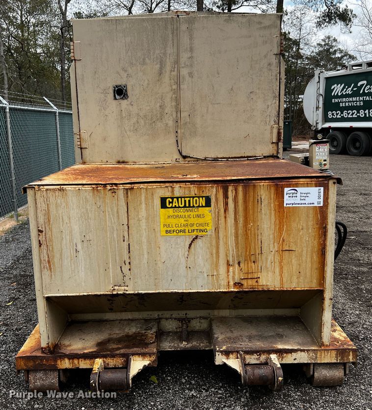 image for item DQ1974 2013 J.V. Manufacturing SCR-02-30  roll-off trash compactor