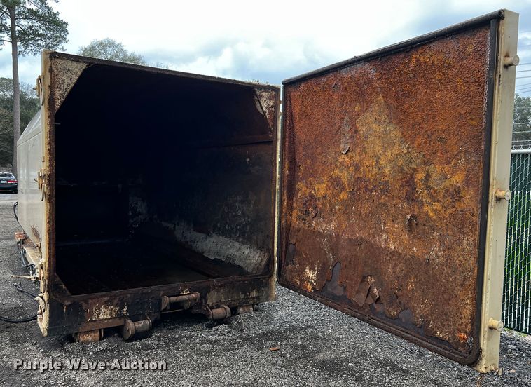 image for item DQ1974 2013 J.V. Manufacturing SCR-02-30  roll-off trash compactor