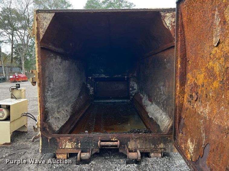 image for item DQ1974 2013 J.V. Manufacturing SCR-02-30  roll-off trash compactor