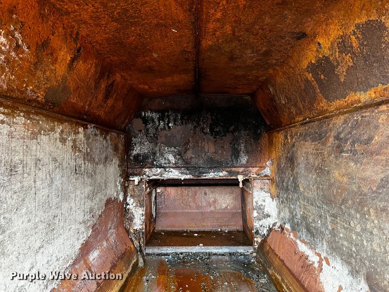 image for item DQ1974 2013 J.V. Manufacturing SCR-02-30  roll-off trash compactor