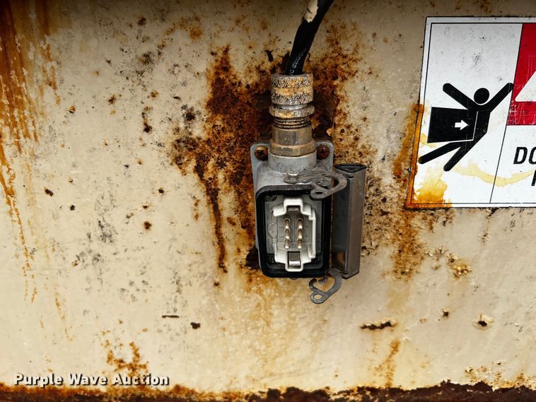 image for item DQ1974 2013 J.V. Manufacturing SCR-02-30  roll-off trash compactor