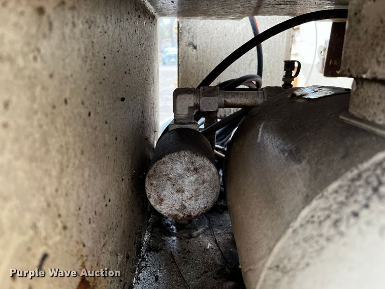 image for item DQ1974 2013 J.V. Manufacturing SCR-02-30  roll-off trash compactor