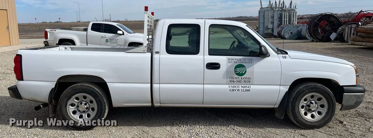 image for item DQ4058 2005 Chevrolet Silverado 1500  Ext. Cab pickup truck