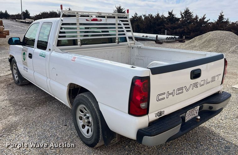 image for item DQ4058 2005 Chevrolet Silverado 1500  Ext. Cab pickup truck