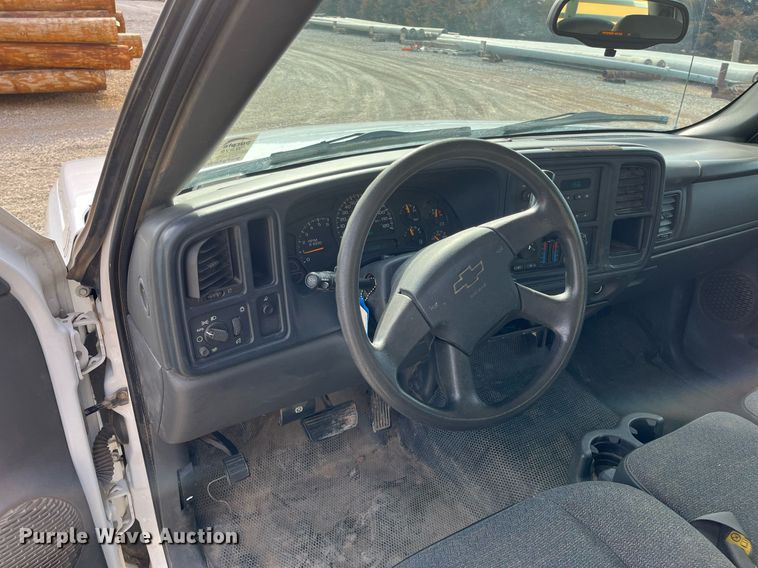 image for item DQ4058 2005 Chevrolet Silverado 1500  Ext. Cab pickup truck