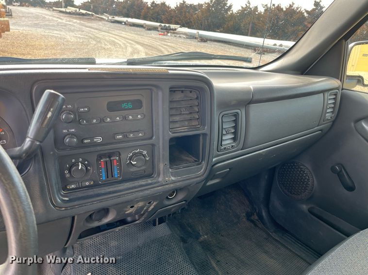 image for item DQ4058 2005 Chevrolet Silverado 1500  Ext. Cab pickup truck