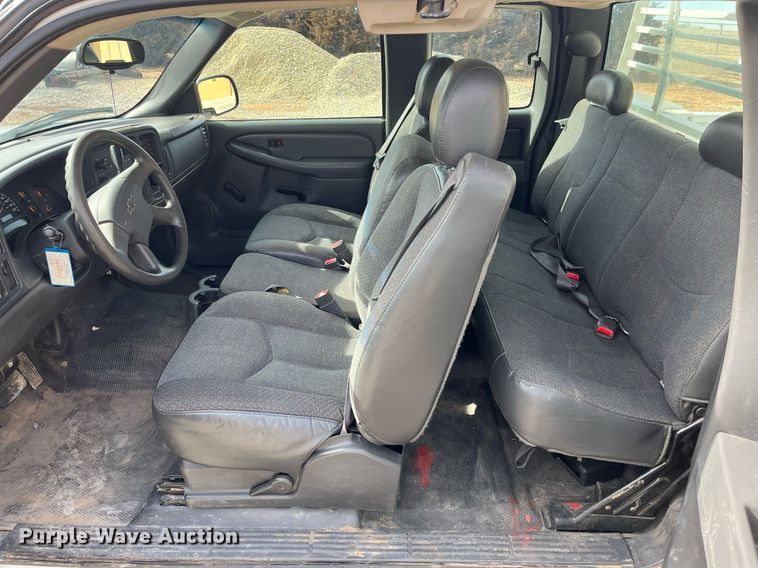 image for item DQ4058 2005 Chevrolet Silverado 1500  Ext. Cab pickup truck