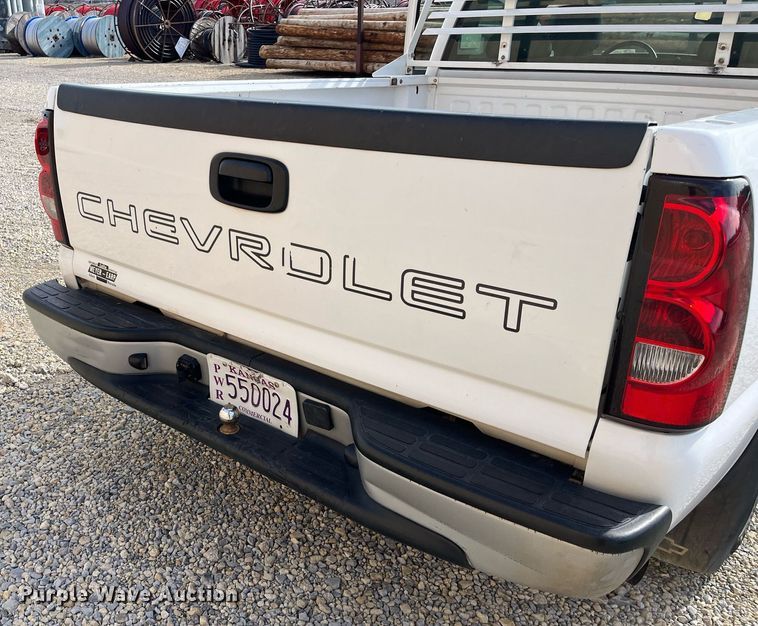 image for item DQ4058 2005 Chevrolet Silverado 1500  Ext. Cab pickup truck