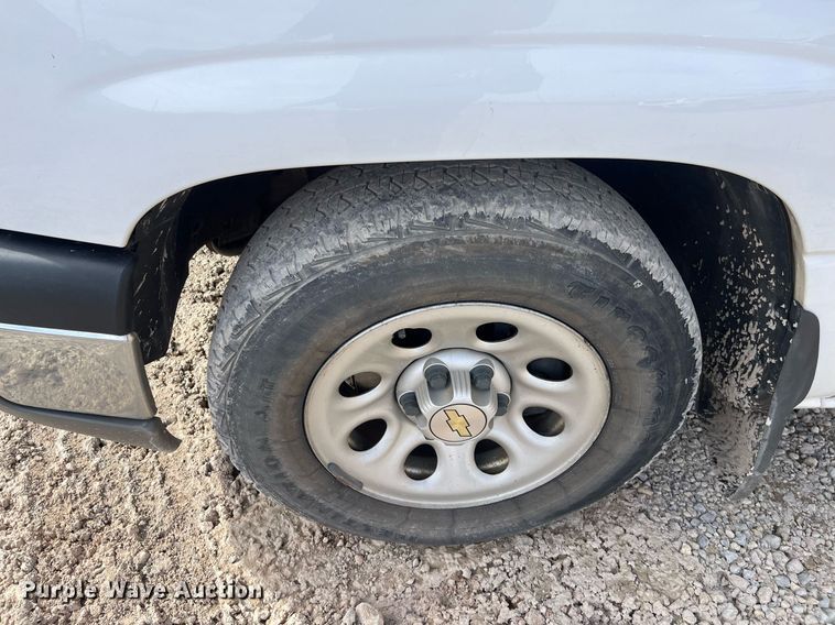 image for item DQ4058 2005 Chevrolet Silverado 1500  Ext. Cab pickup truck