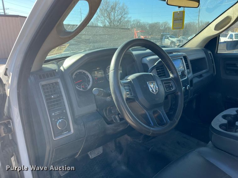 image for item DQ4063 2016 Dodge Ram 5500HD  truck cab and chassis