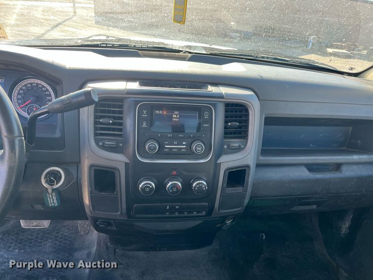 image for item DQ4063 2016 Dodge Ram 5500HD  truck cab and chassis