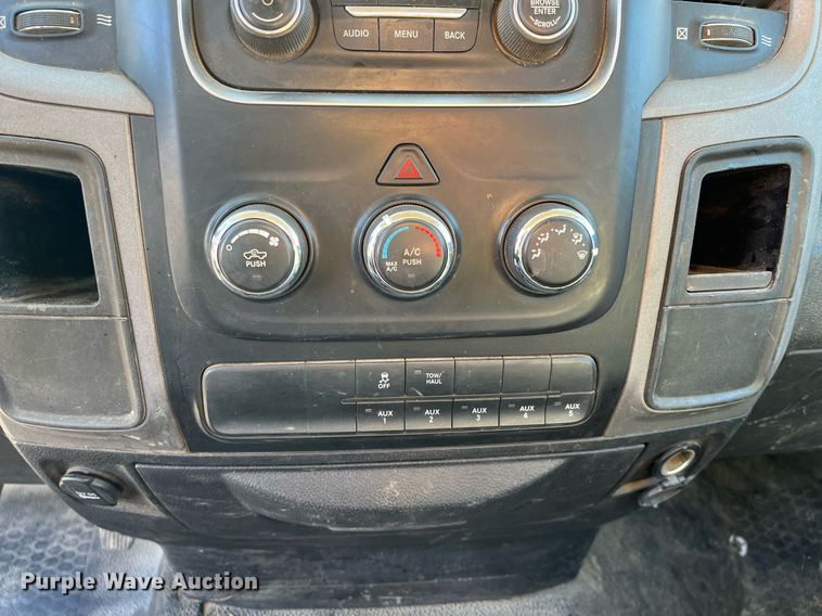 image for item DQ4063 2016 Dodge Ram 5500HD  truck cab and chassis