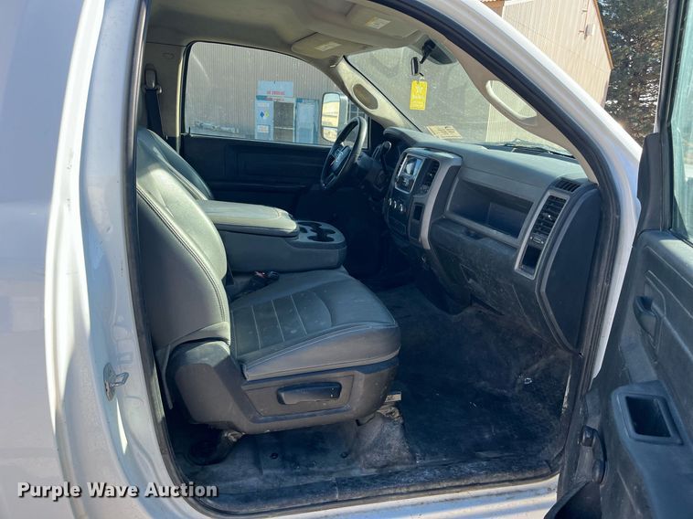 image for item DQ4063 2016 Dodge Ram 5500HD  truck cab and chassis