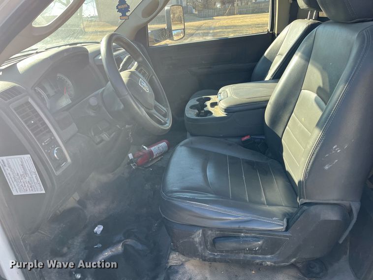 image for item DQ4064 2015 Dodge Ram 5500HD  truck cab and chassis