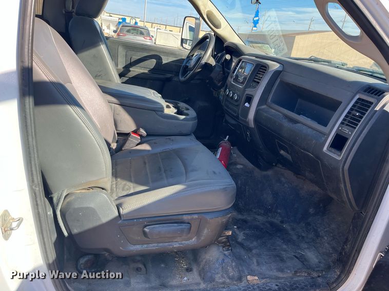 image for item DQ4064 2015 Dodge Ram 5500HD  truck cab and chassis