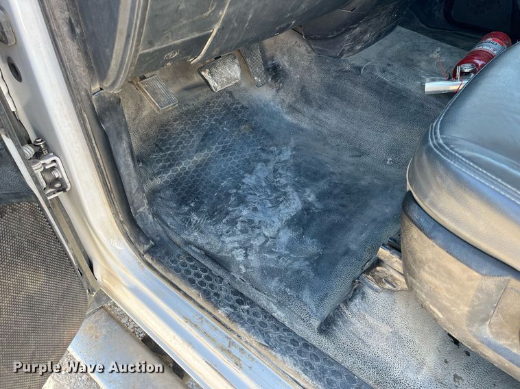 image for item DQ4066 2016 Dodge Ram 5500HD  truck cab and chassis