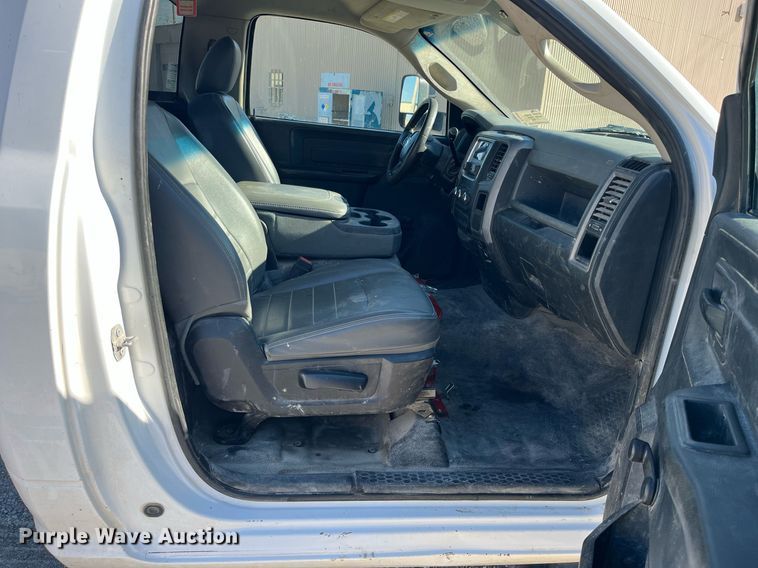 image for item DQ4066 2016 Dodge Ram 5500HD  truck cab and chassis