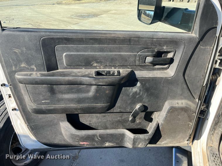 image for item DQ4926 2016 Dodge Ram 5500  truck cab and chassis