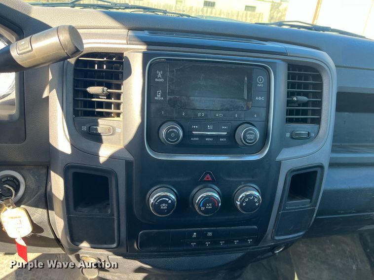 image for item DQ4926 2016 Dodge Ram 5500  truck cab and chassis