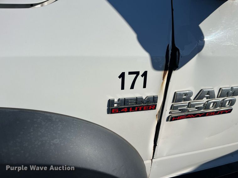 image for item DQ4926 2016 Dodge Ram 5500  truck cab and chassis