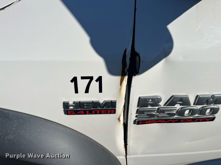 image for item DQ4926 2016 Dodge Ram 5500  truck cab and chassis