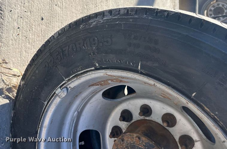 image for item DQ4926 2016 Dodge Ram 5500  truck cab and chassis