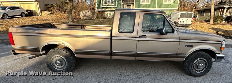 image for item DR6012 1992 Ford F250  SuperCab pickup truck