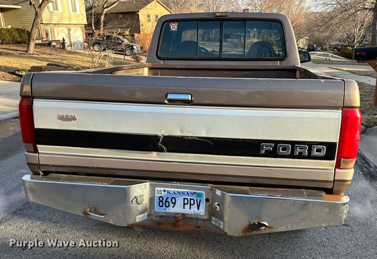 image for item DR6012 1992 Ford F250  SuperCab pickup truck