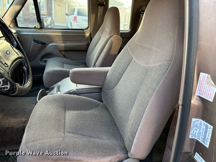 image for item DR6012 1992 Ford F250  SuperCab pickup truck