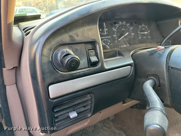 image for item DR6012 1992 Ford F250  SuperCab pickup truck