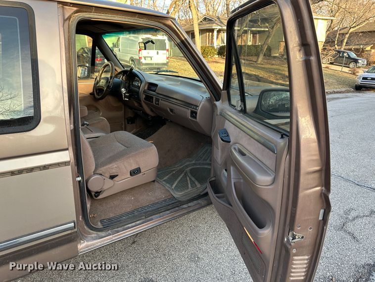 image for item DR6012 1992 Ford F250  SuperCab pickup truck