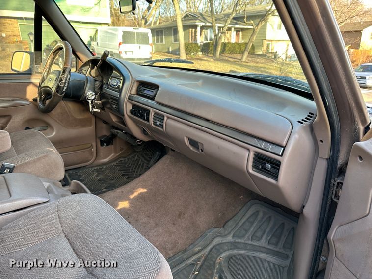 image for item DR6012 1992 Ford F250  SuperCab pickup truck