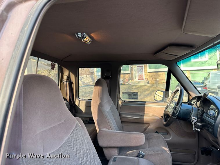 image for item DR6012 1992 Ford F250  SuperCab pickup truck