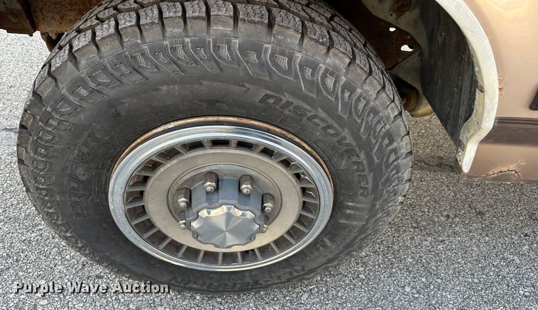 image for item DR6012 1992 Ford F250  SuperCab pickup truck