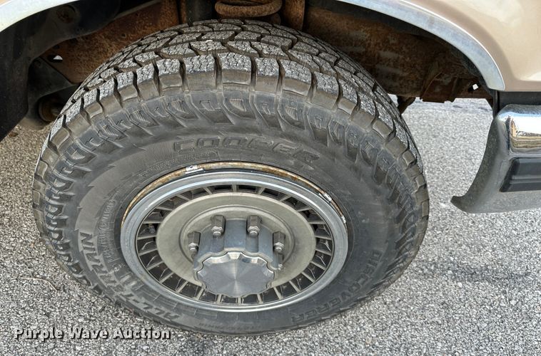 image for item DR6012 1992 Ford F250  SuperCab pickup truck