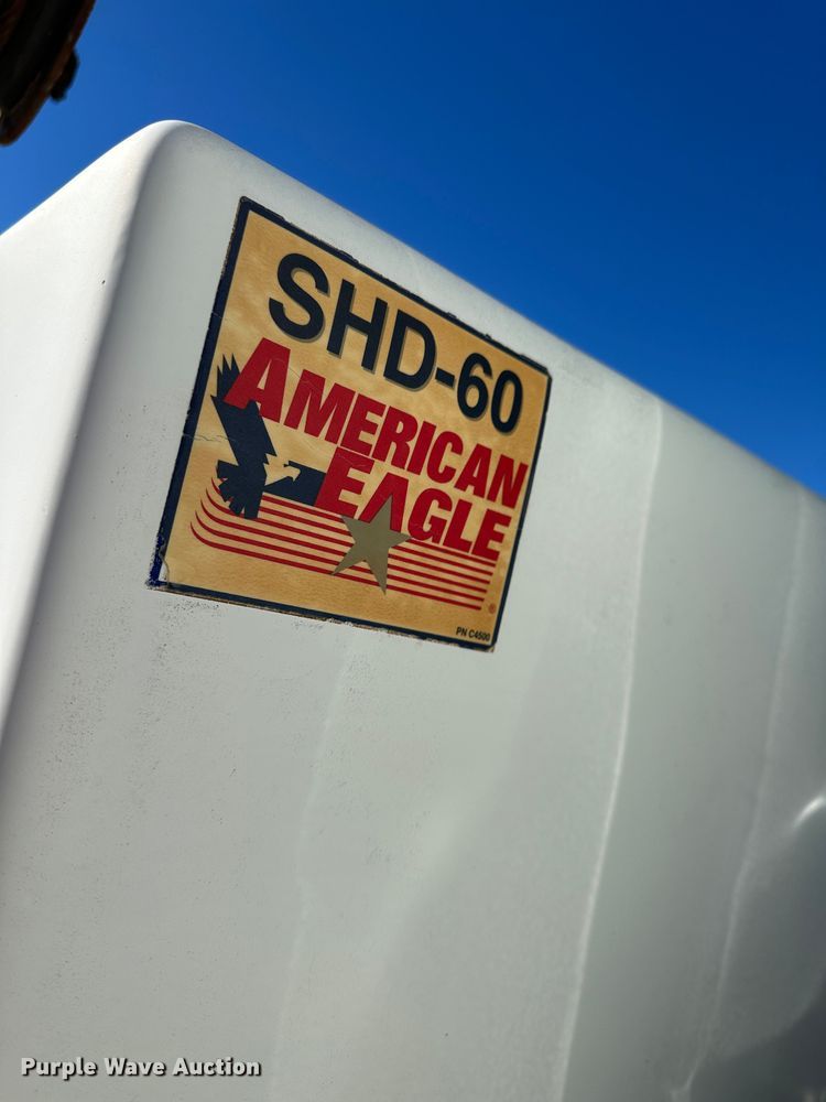 image for item DR7489 1999 International 4900  utility / service truck