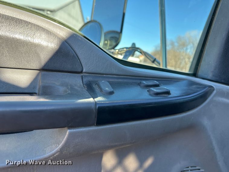 image for item DR7490 2008 Ford F750 Super Duty  utility / service truck