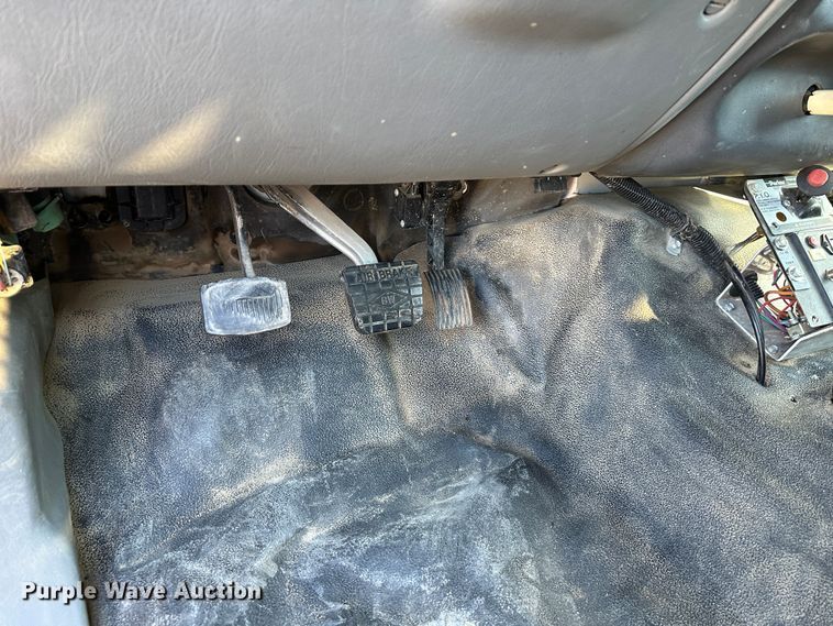 image for item DR7490 2008 Ford F750 Super Duty  utility / service truck