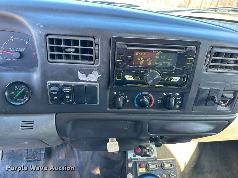 image for item DR7490 2008 Ford F750 Super Duty  utility / service truck