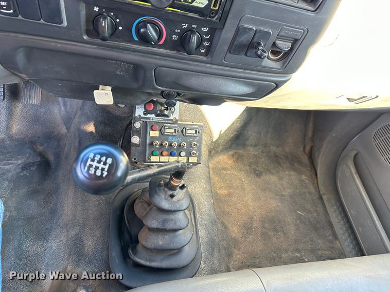 image for item DR7490 2008 Ford F750 Super Duty  utility / service truck