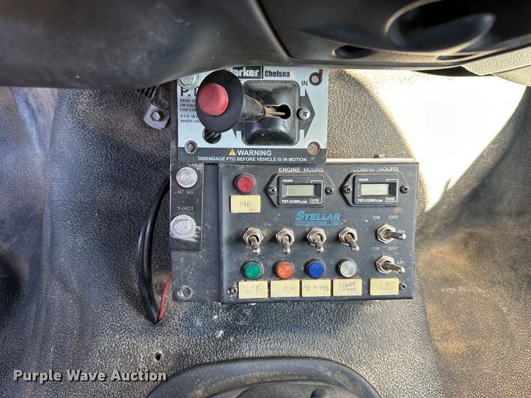 image for item DR7490 2008 Ford F750 Super Duty  utility / service truck