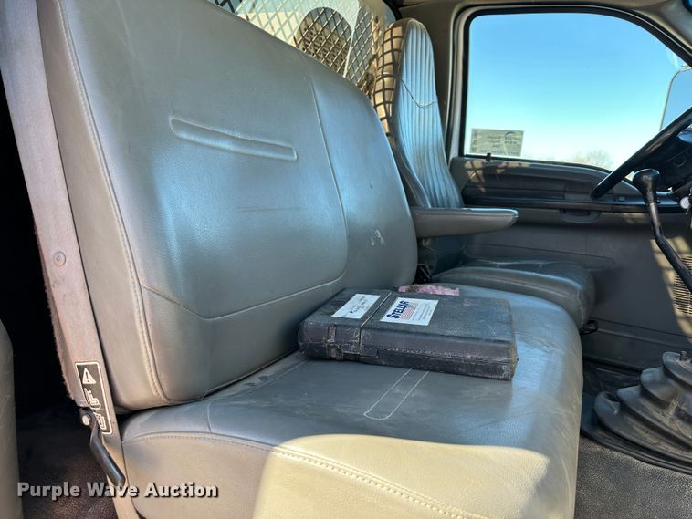 image for item DR7490 2008 Ford F750 Super Duty  utility / service truck