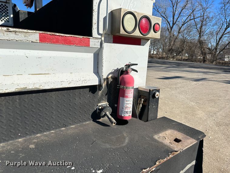 image for item DR7490 2008 Ford F750 Super Duty  utility / service truck