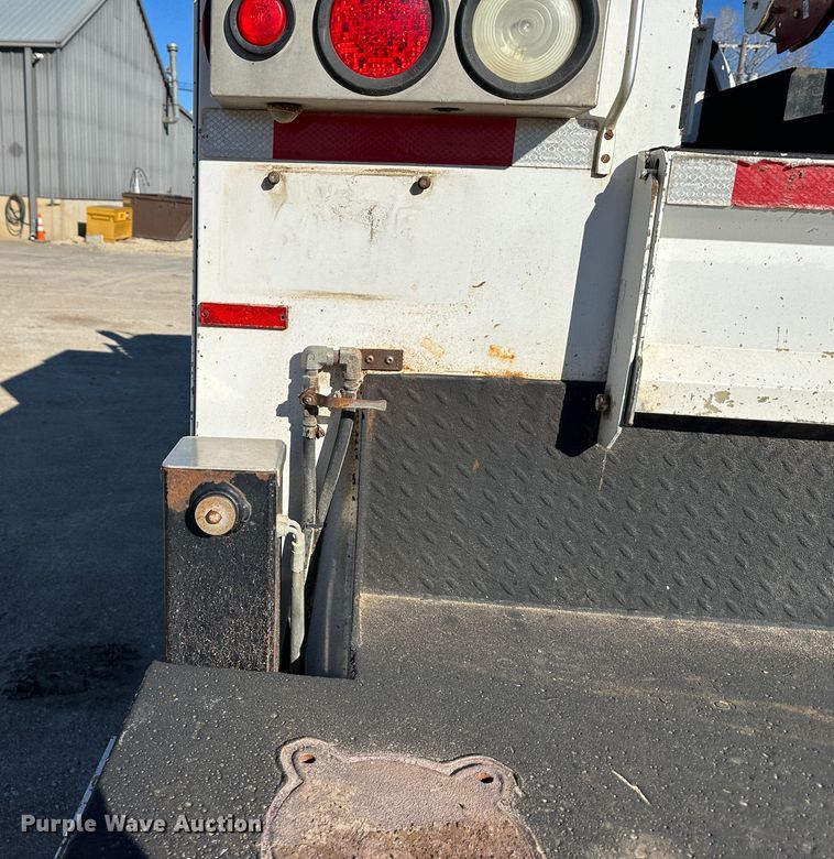 image for item DR7490 2008 Ford F750 Super Duty  utility / service truck