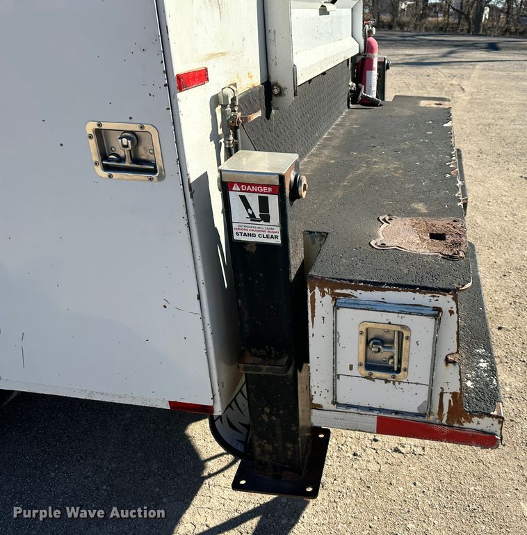 image for item DR7490 2008 Ford F750 Super Duty  utility / service truck