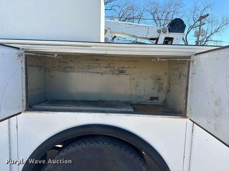 image for item DR7490 2008 Ford F750 Super Duty  utility / service truck