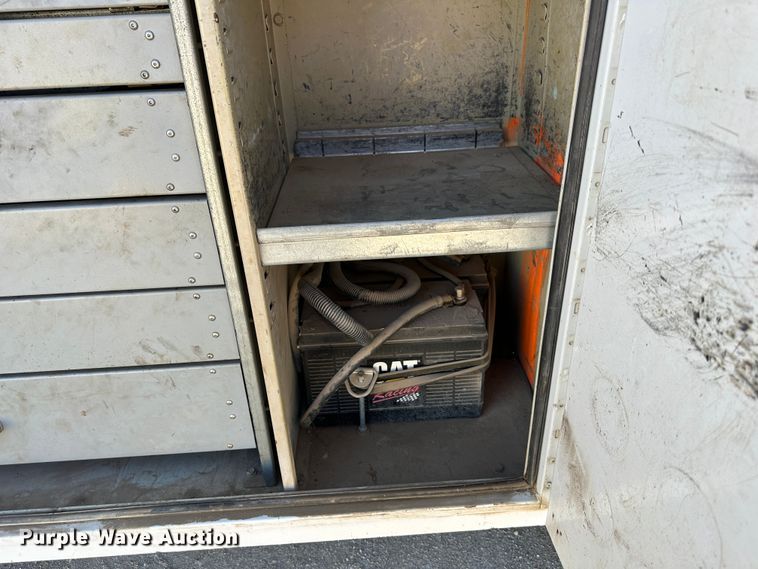 image for item DR7490 2008 Ford F750 Super Duty  utility / service truck