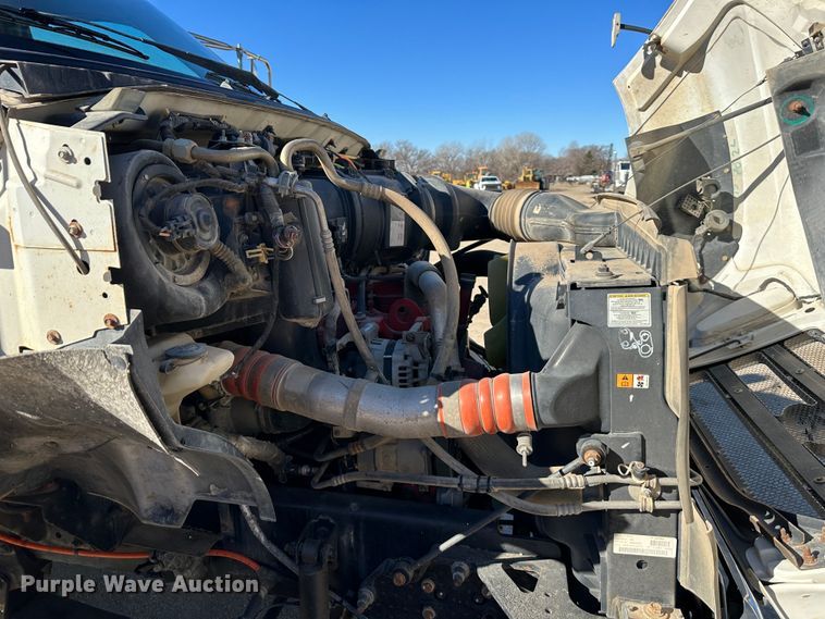 image for item DR7490 2008 Ford F750 Super Duty  utility / service truck